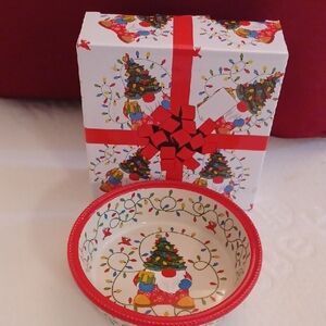 Temp-Tations Festive Bowl with Red and Green Holiday Gnome Design